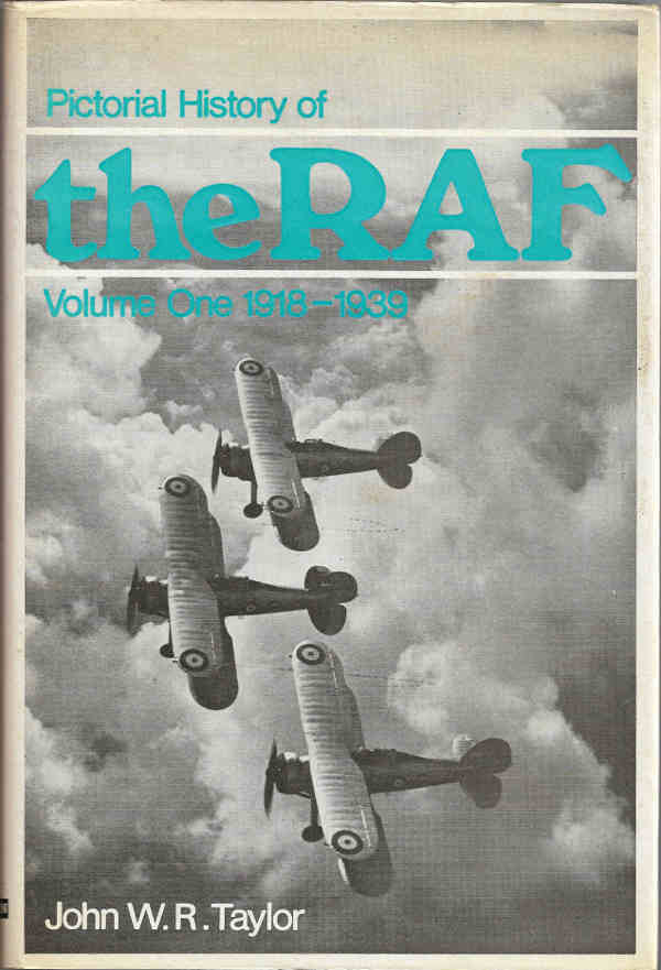 Pictorial history of the RAF – 3 volumes